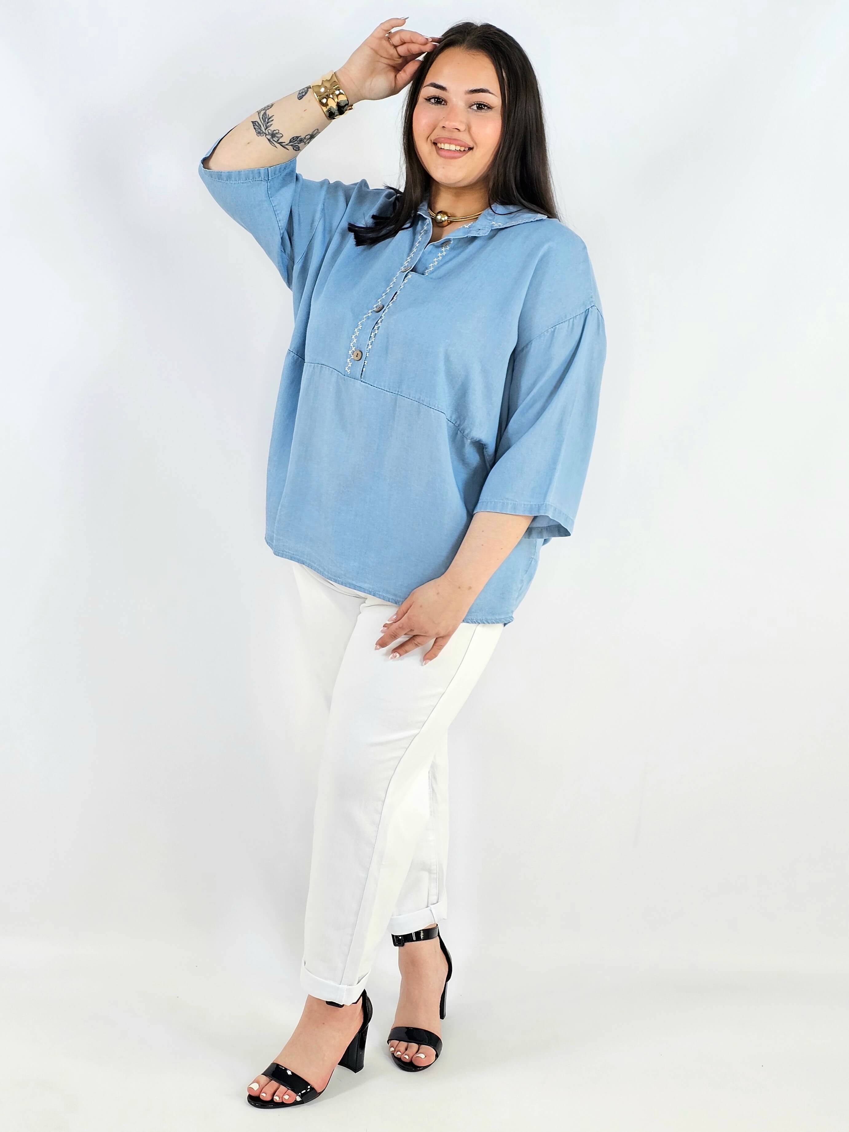 Bluzka plus size z kołnierzykiem i guziczkami XXL – luźny styl Stylowa XL