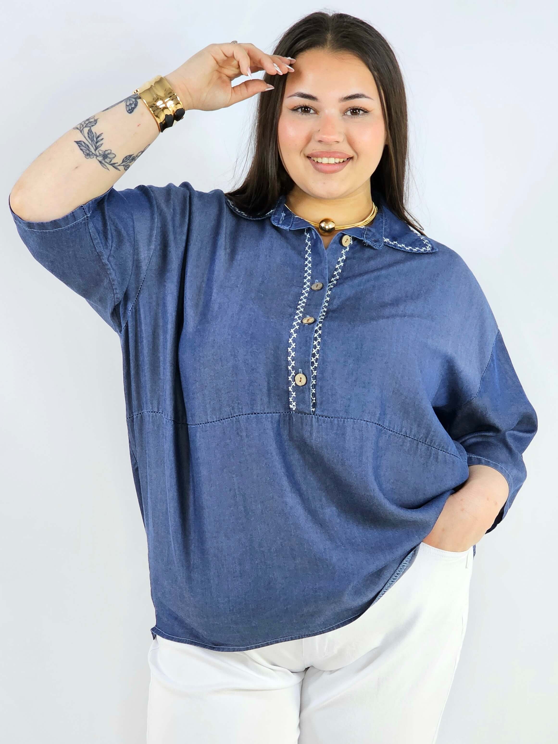 Bluzka plus size z kołnierzykiem i guziczkami XXL – luźny styl Stylowa XL