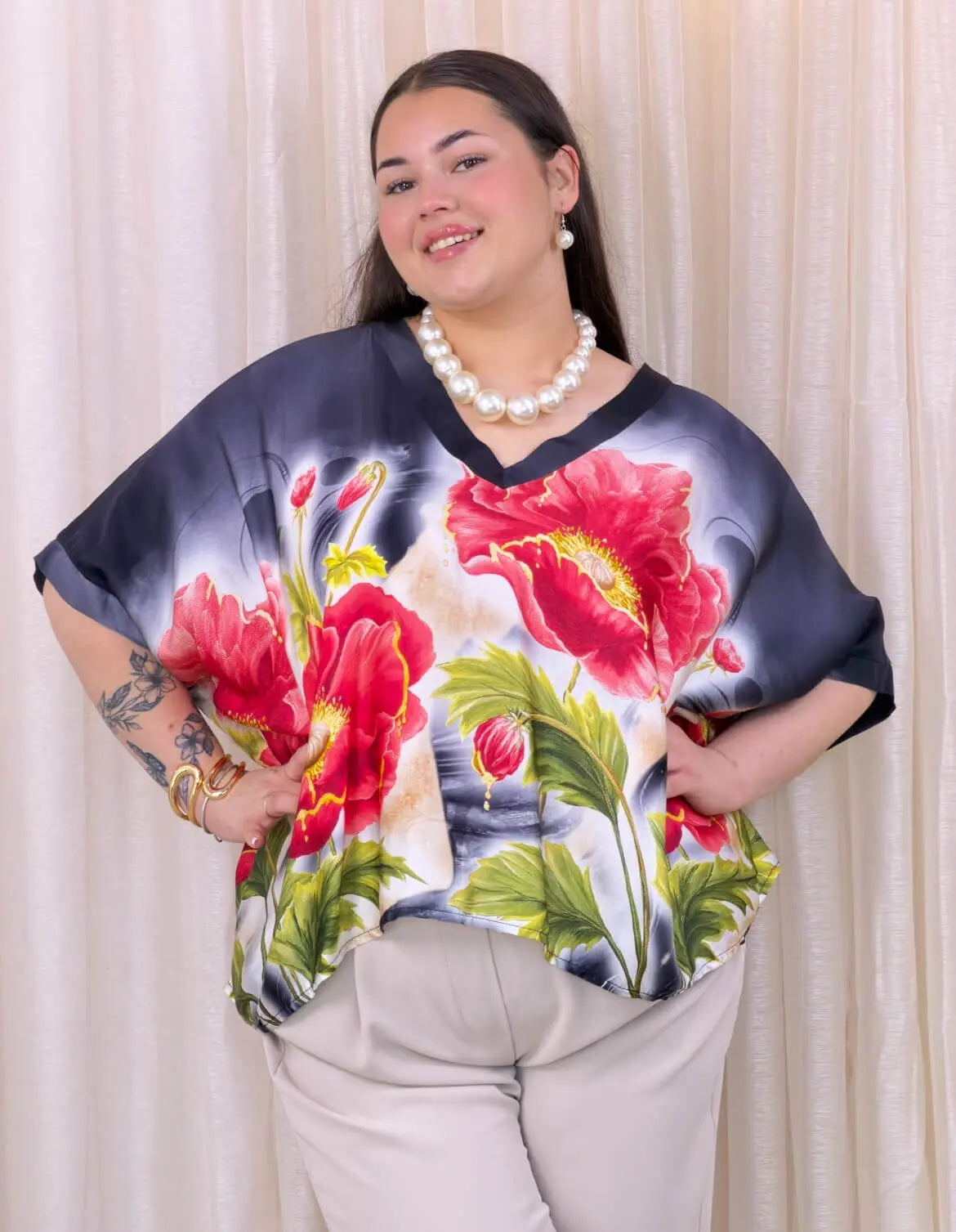 Bluzka plus size z kwiatowym printem i dekoltem V Stylowa XL