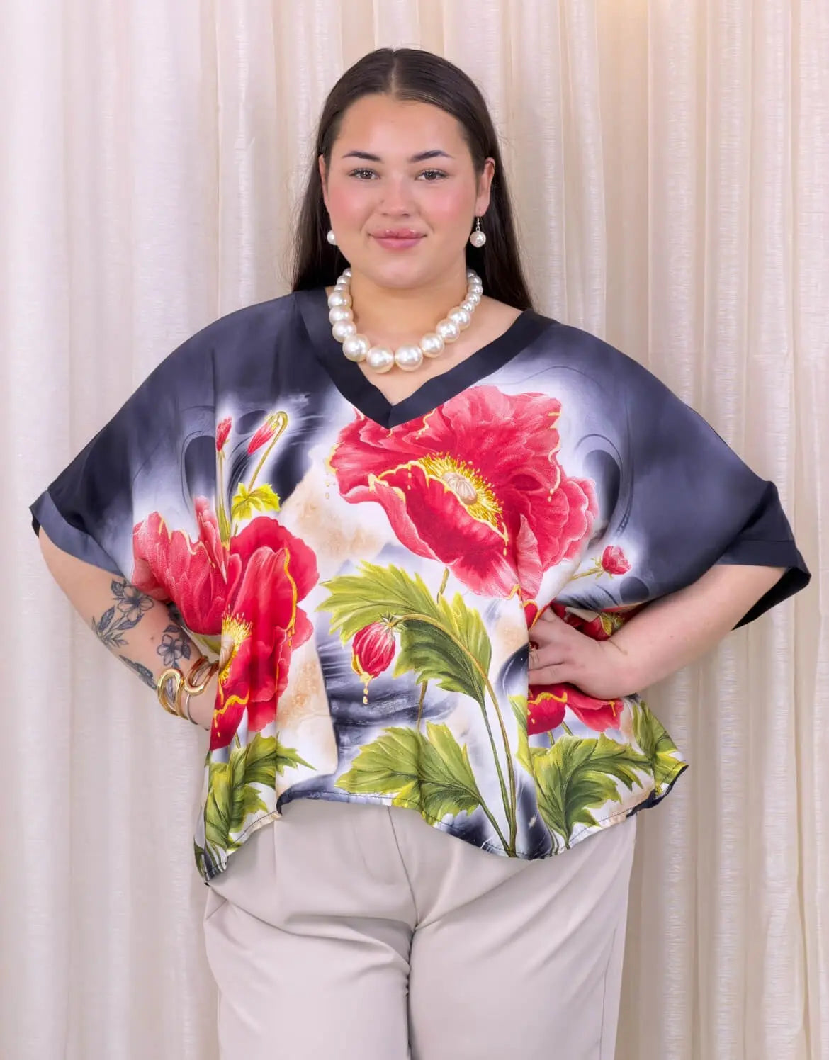 Bluzka plus size z kwiatowym printem i dekoltem V Stylowa XL