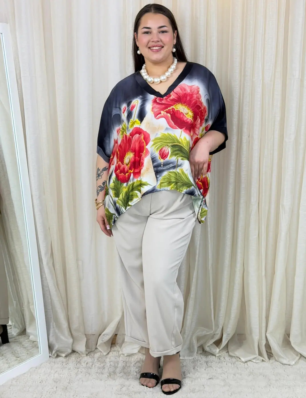 Bluzka plus size z kwiatowym printem i dekoltem V Stylowa XL