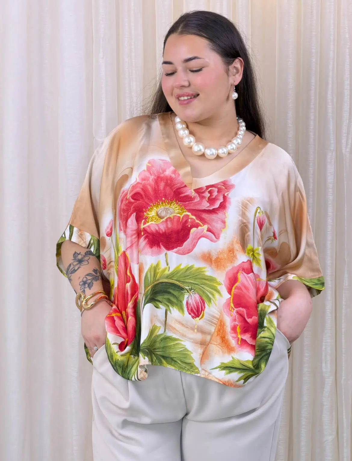 Bluzka plus size z kwiatowym printem i dekoltem V Stylowa XL