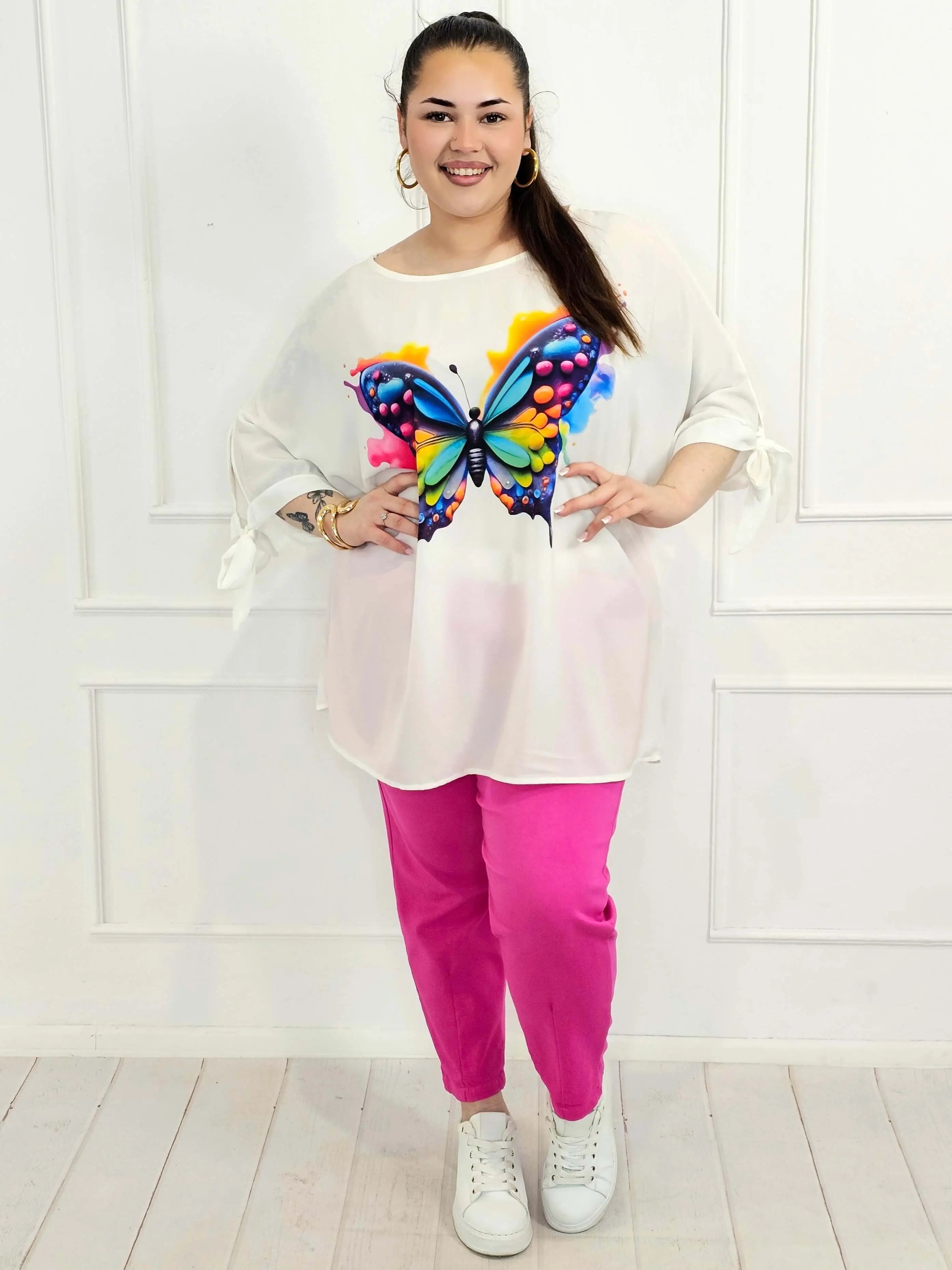 Bluzka plus size z motylem XXL – elegancka bluzka w modzie plus size Stylowa XL