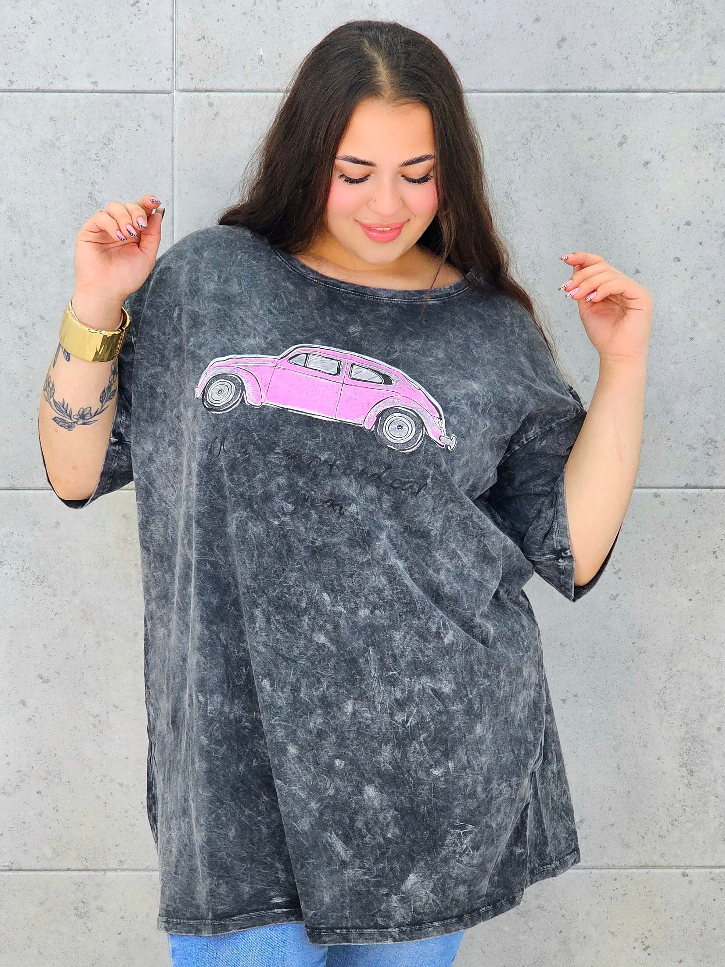 Bluzka plus size z motywem auta – wygoda i styl w jednym Stylowa XL