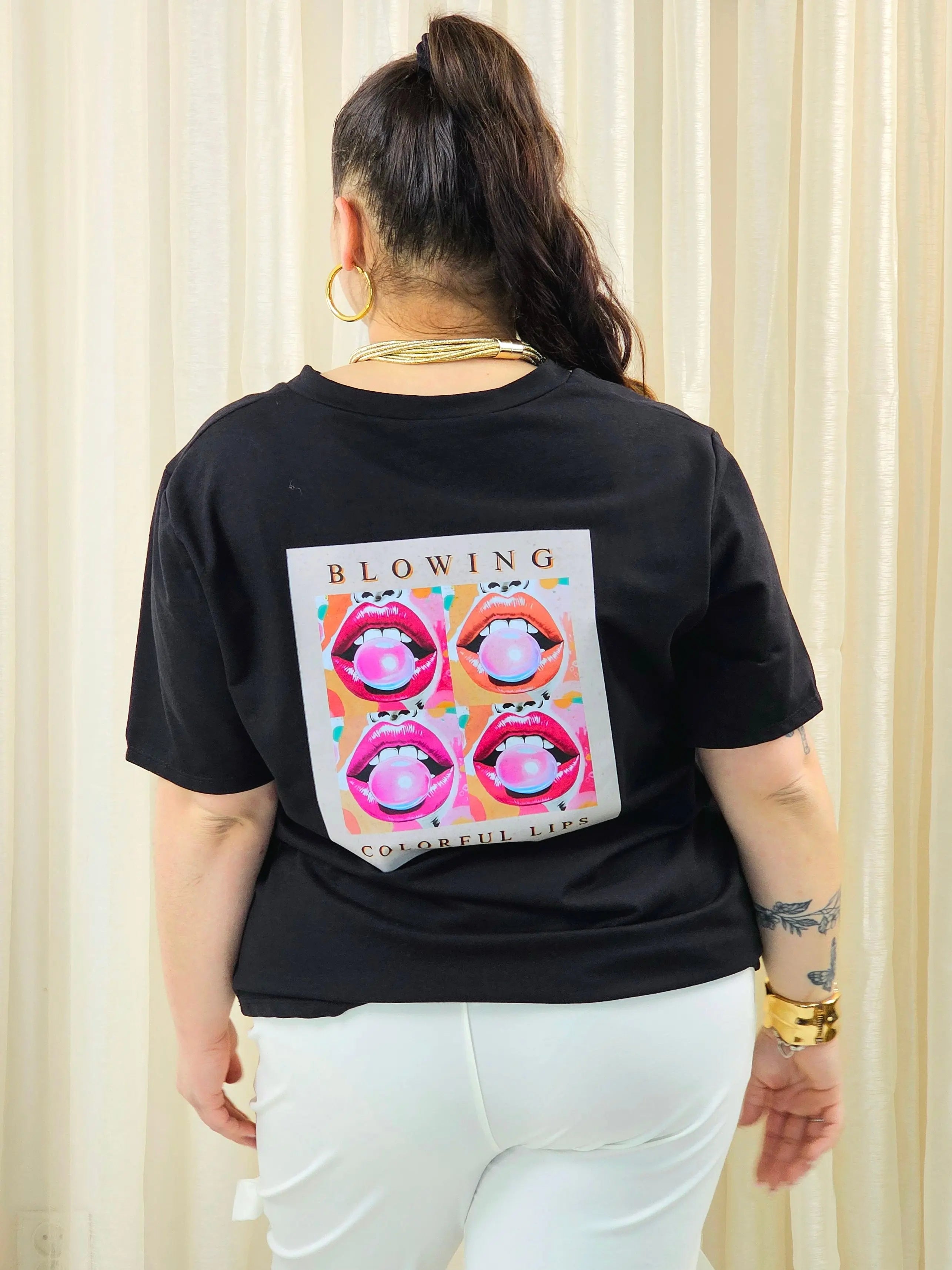 Bluzka plus size z nadrukiem Colorful Lips – modna i wygodna baza XXL Stylowa XL