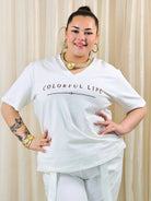 Bluzka plus size z nadrukiem Colorful Lips – modna i wygodna baza XXL Stylowa XL