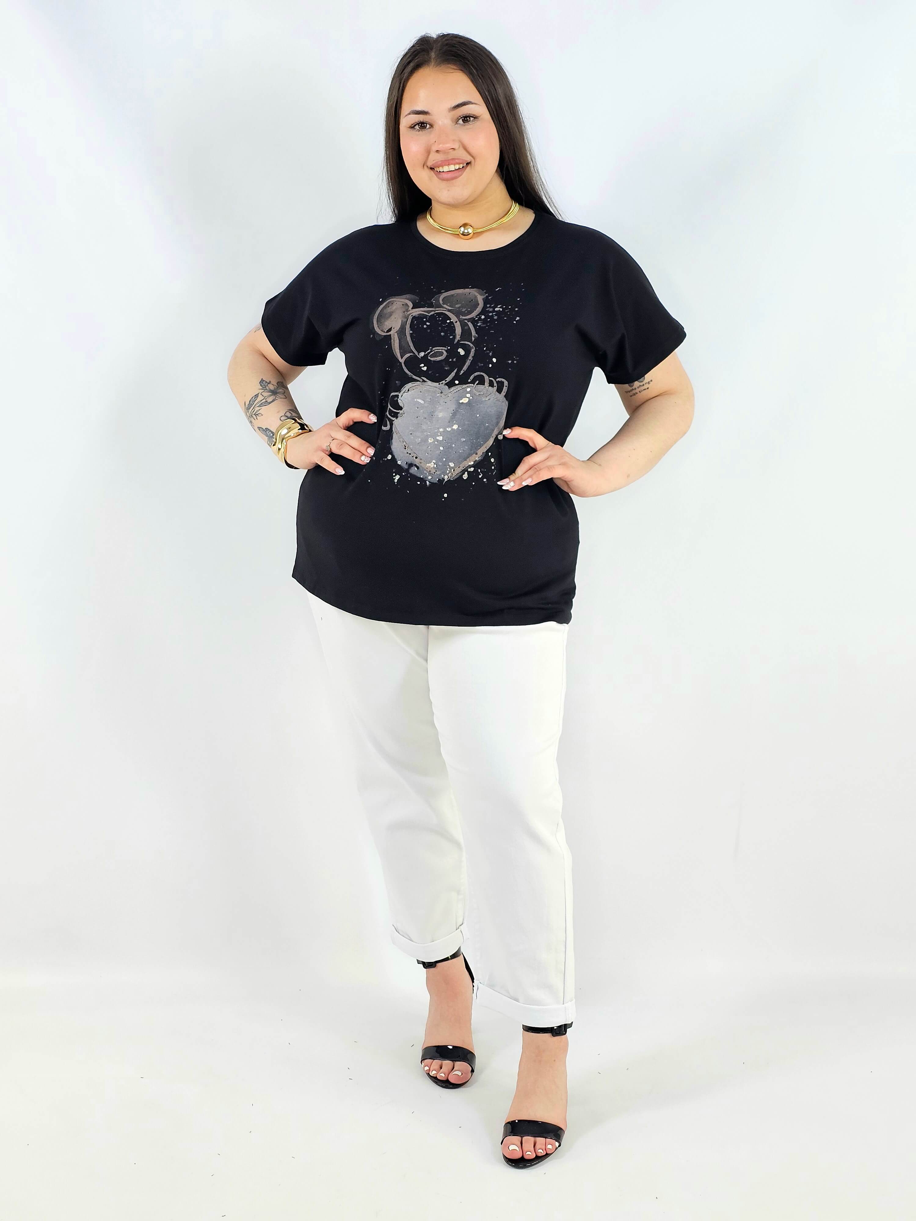 Bluzka plus size z nadrukiem Miki XXL – modna i komfortowa na co dzień Stylowa XL