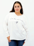 Bluzka plus size z napisem „La vie est belle” – modna, wygodna i stylowa Stylowa XL