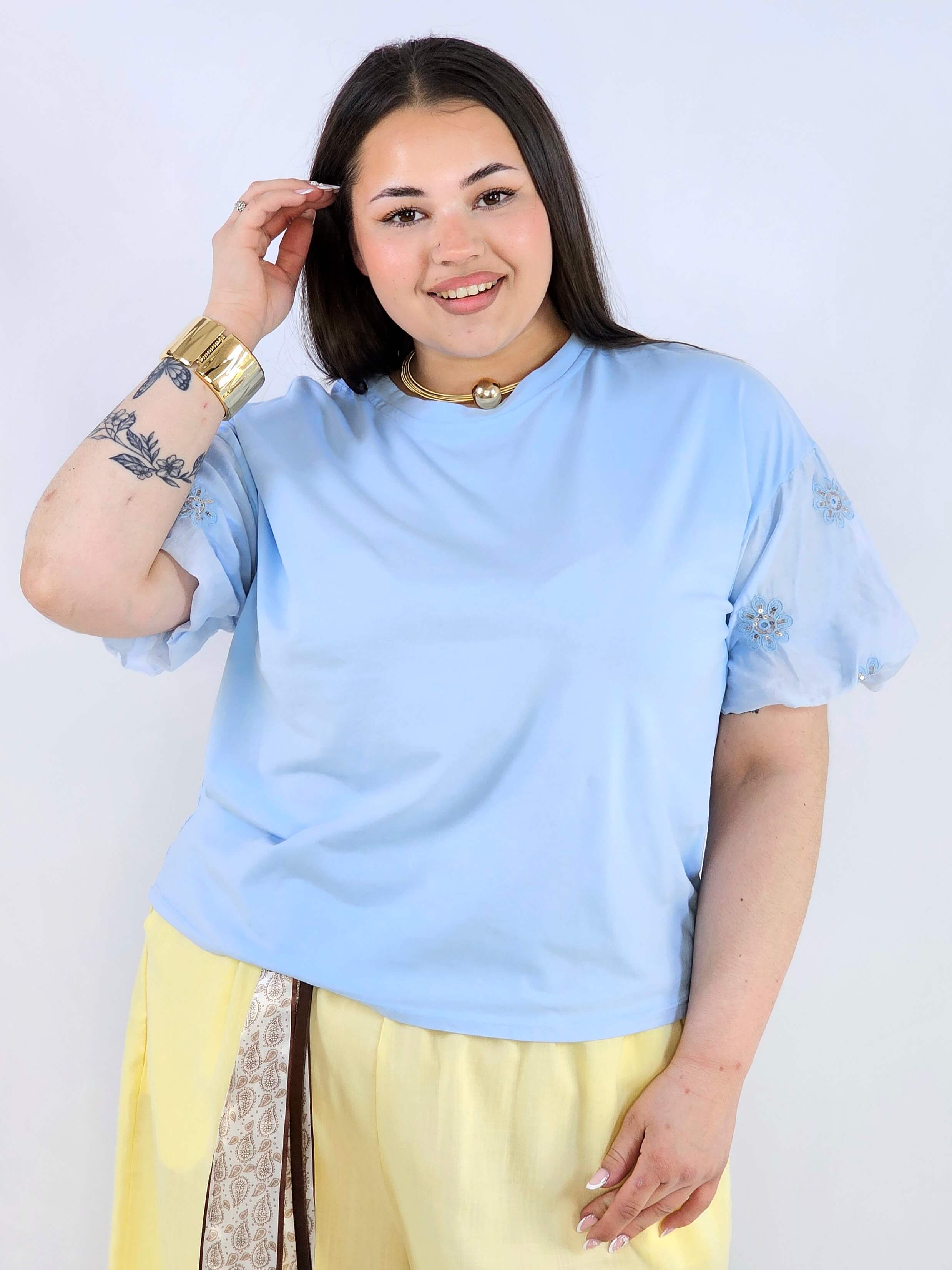 Bluzka plus size z ozdobnymi rękawami haftowanymi lekka i kobieca Stylowa XL