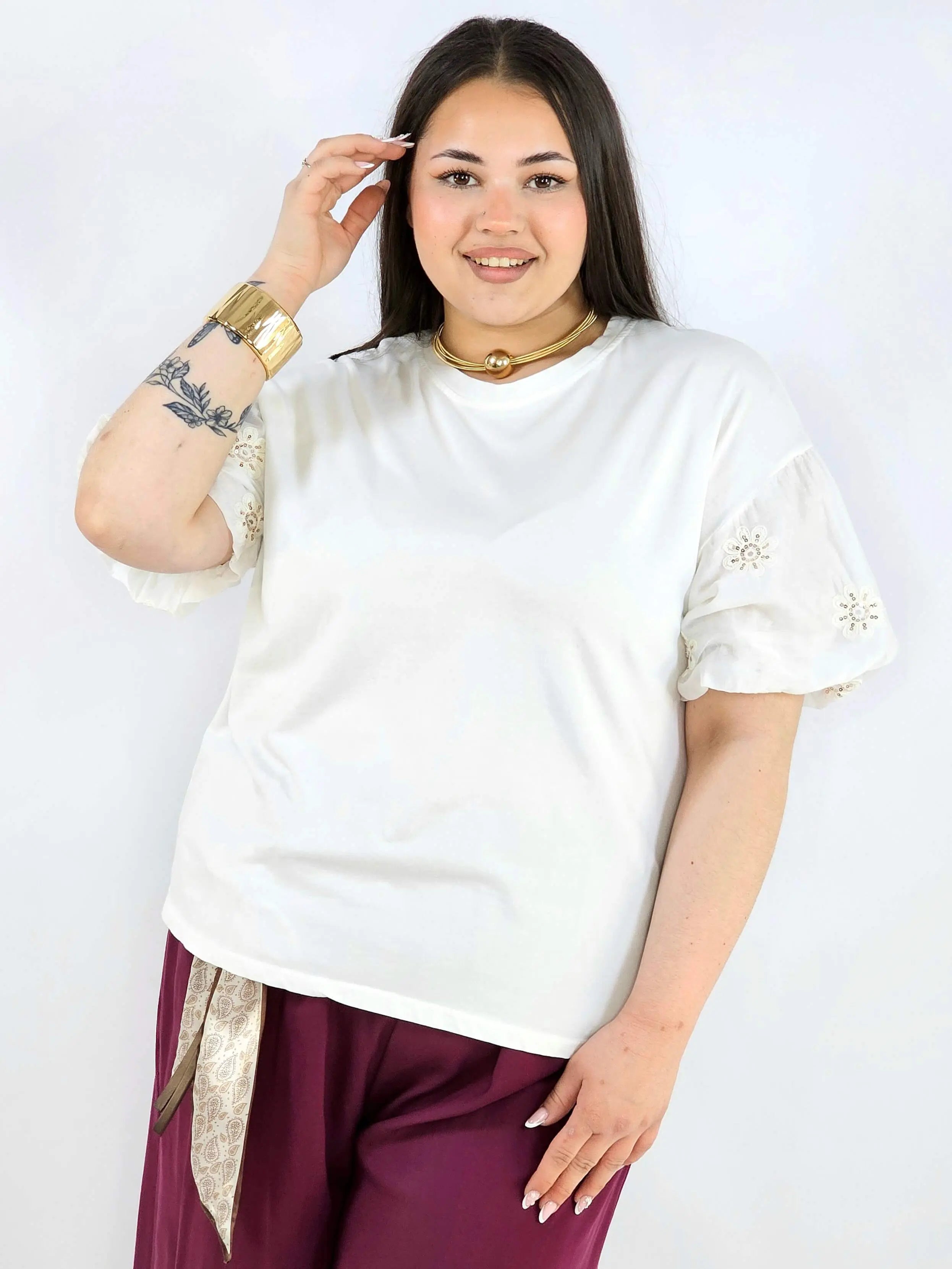 Bluzka plus size z ozdobnymi rękawami haftowanymi lekka i kobieca Stylowa XL