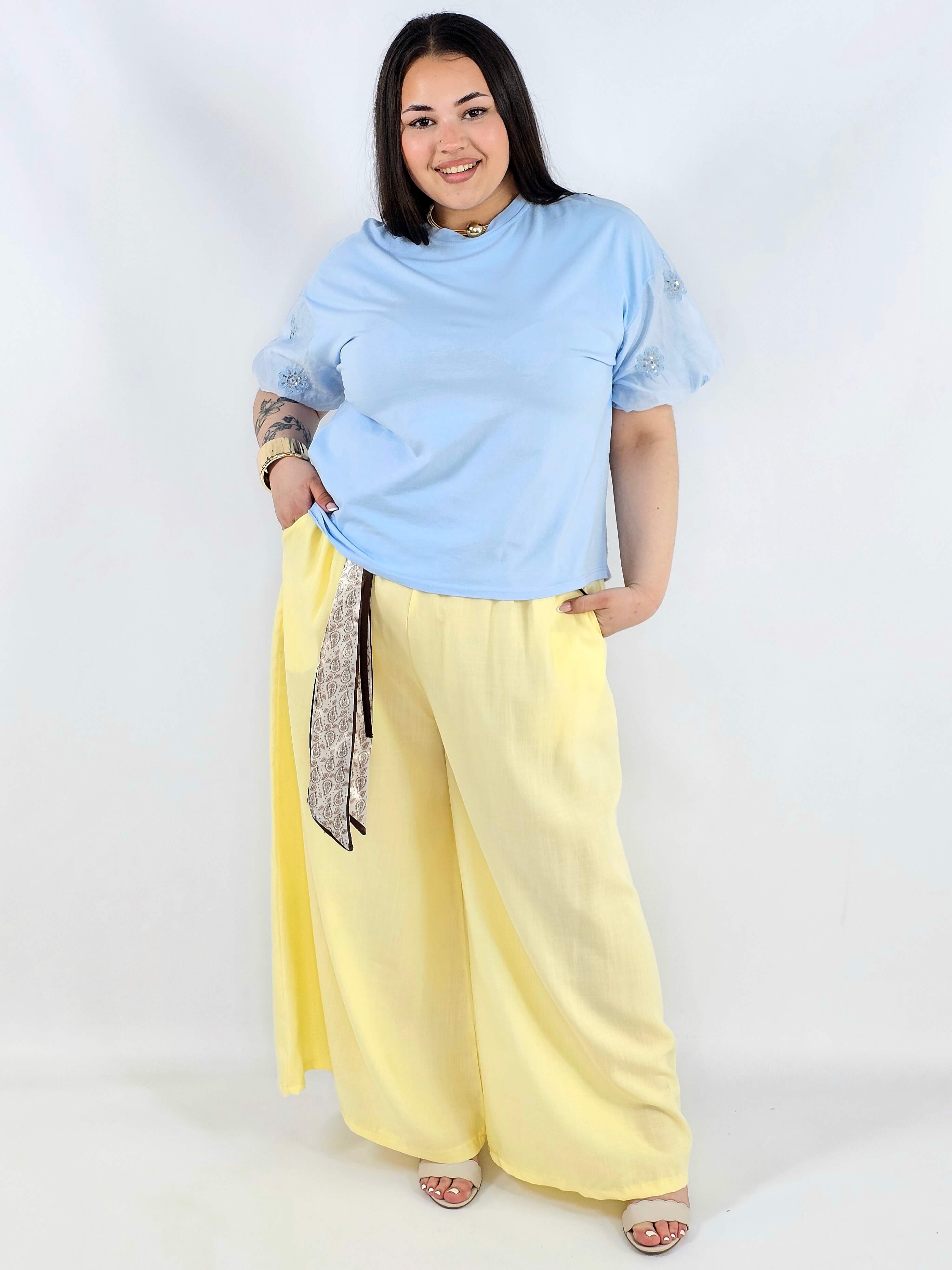 Bluzka plus size z ozdobnymi rękawami haftowanymi lekka i kobieca Stylowa XL