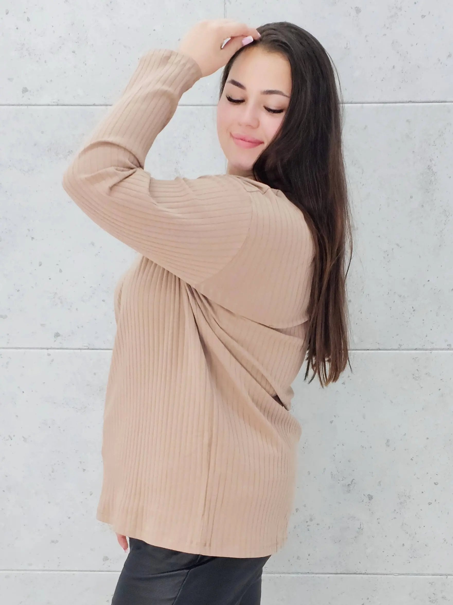 Bluzka plus size z serduszkiem – kobiecy blask w wersji XL Stylowa XL