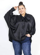 Bluzka plus size z wiązaniem przy szyi – elegancka bluzka XXL do stylizacji codziennych i wizytowych Stylowa XL