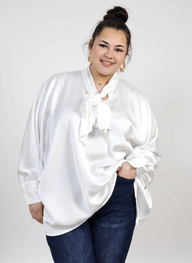 Bluzka plus size z wiązaniem przy szyi – elegancka bluzka XXL do stylizacji codziennych i wizytowych Stylowa XL