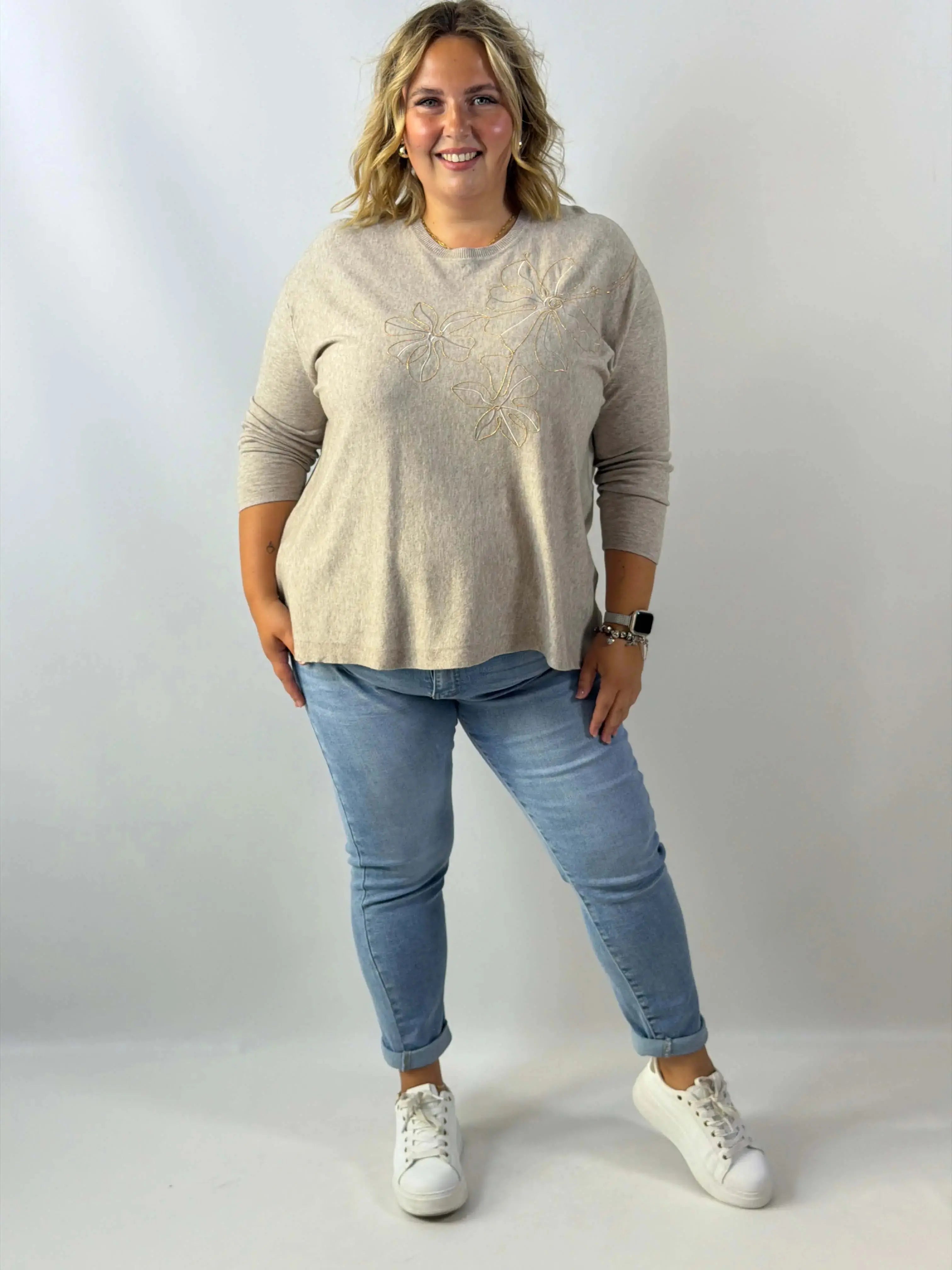 Bluzka sweterkowa Plus Size z efektownym haftem kwiatowym Stylowa XL