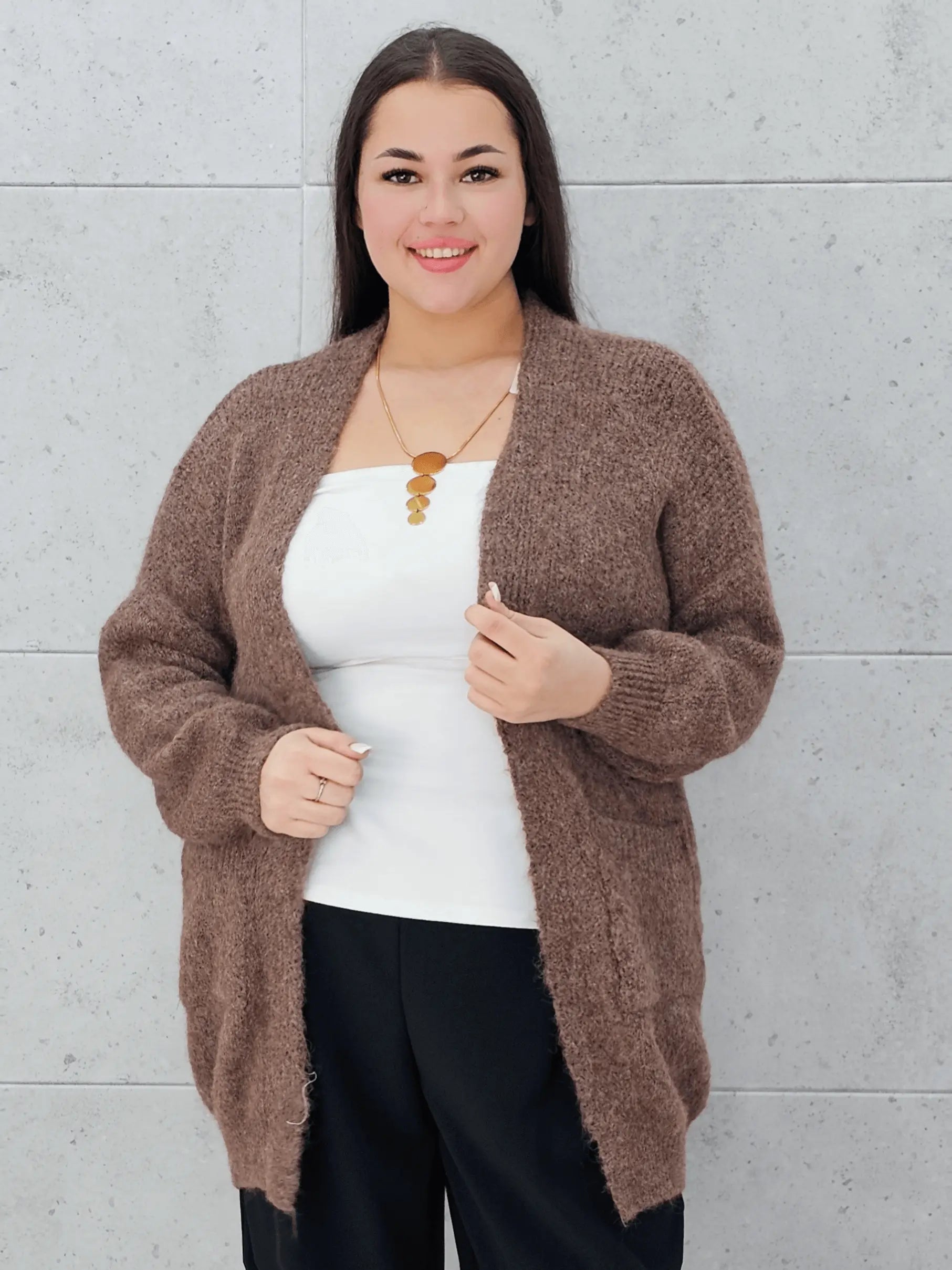 Bluzka sweterkowa plus size – stylowa, wygodna i idealna na każdą okazję Stylowa XL