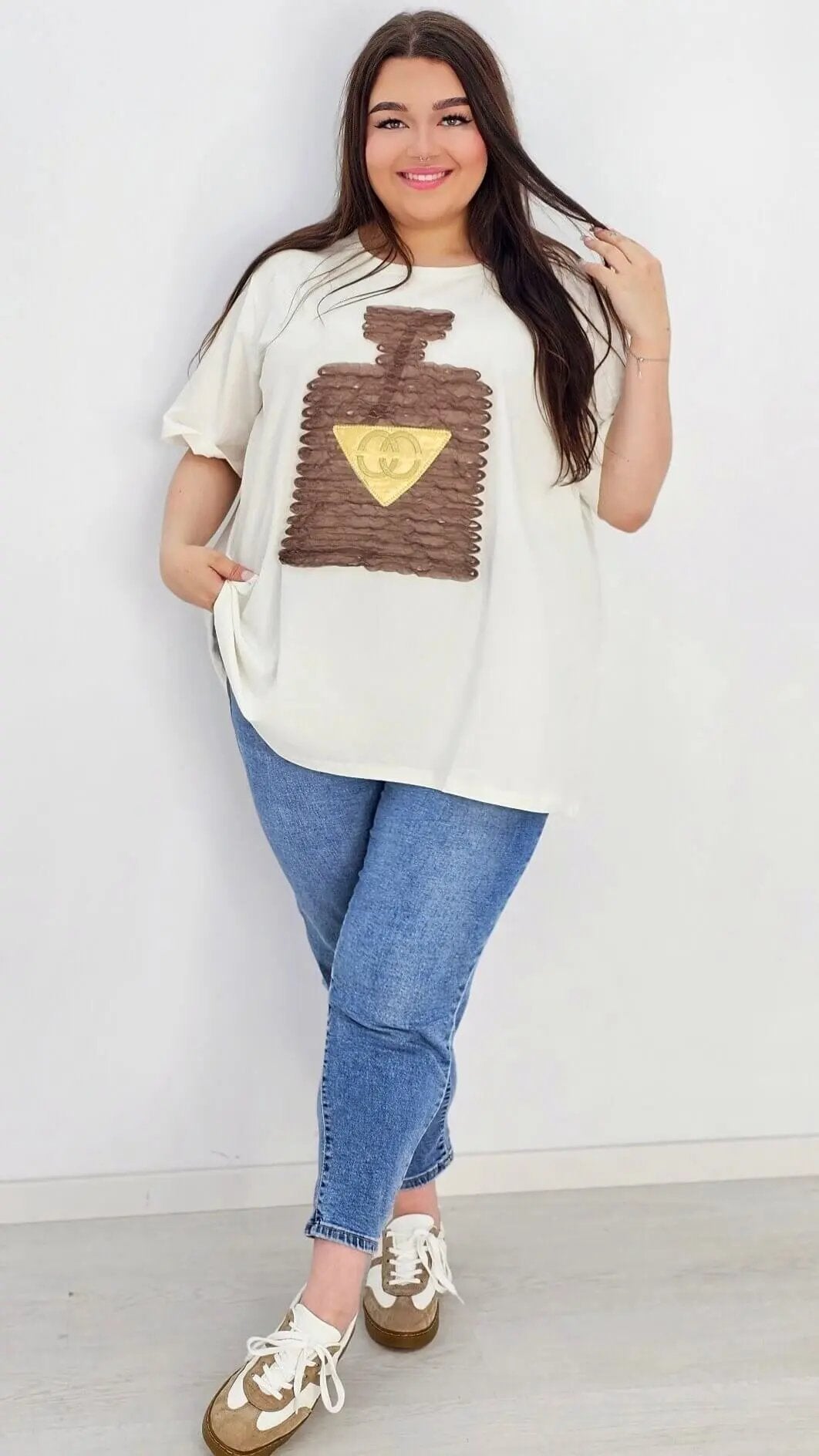 Bluzka z aplikacją perfum 3D -cztery kolory Stylowa XL