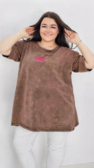 Bluzka z efektem vintage i minimalistycznym nadrukiem Stylowa XL