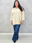 Bluzka z kieszonką plus size StylowaXL – oversize’owy komfort w modnym wydaniu - Stylowa XL