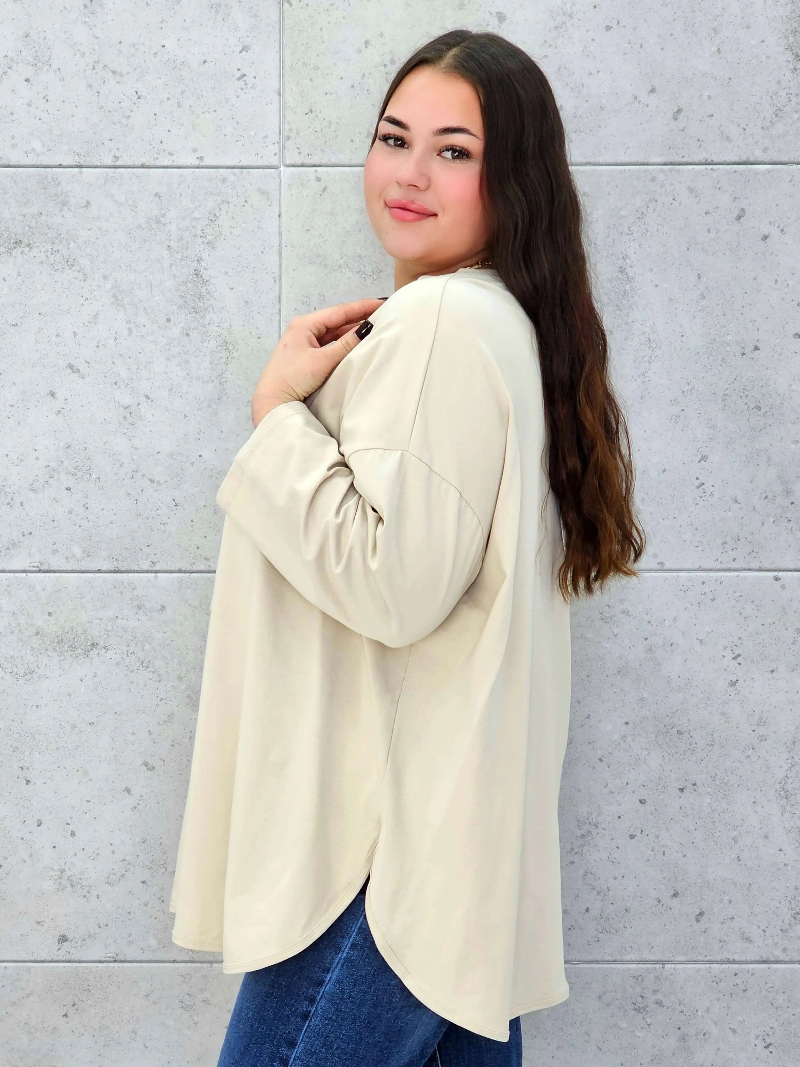 Bluzka z kieszonką plus size StylowaXL – oversize’owy komfort w modnym wydaniu - Stylowa XL