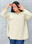 Bluzka z kieszonką plus size StylowaXL – oversize’owy komfort w modnym wydaniu - Stylowa XL