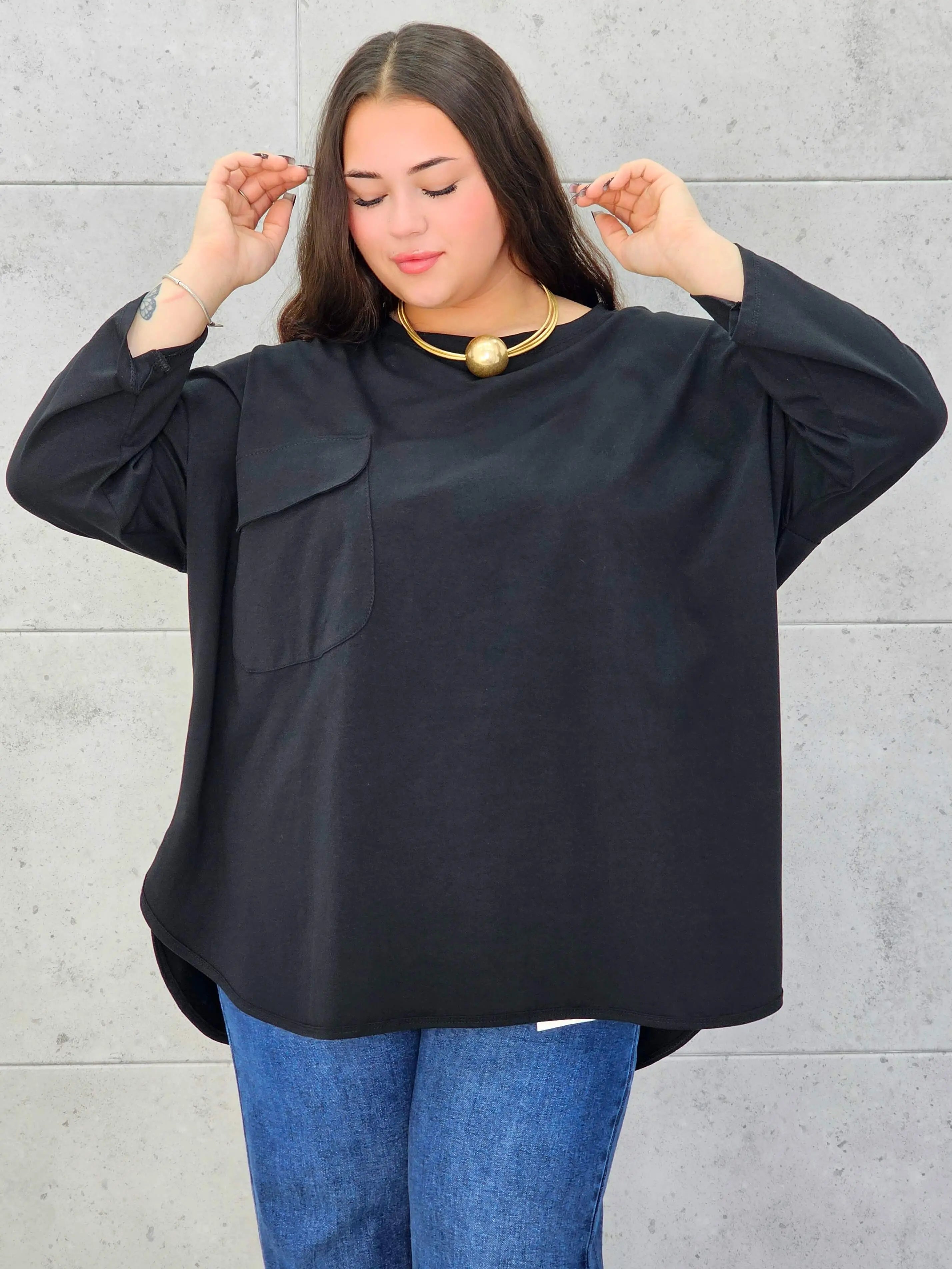 Bluzka z kieszonką plus size StylowaXL – oversize’owy komfort w modnym wydaniu - Stylowa XL