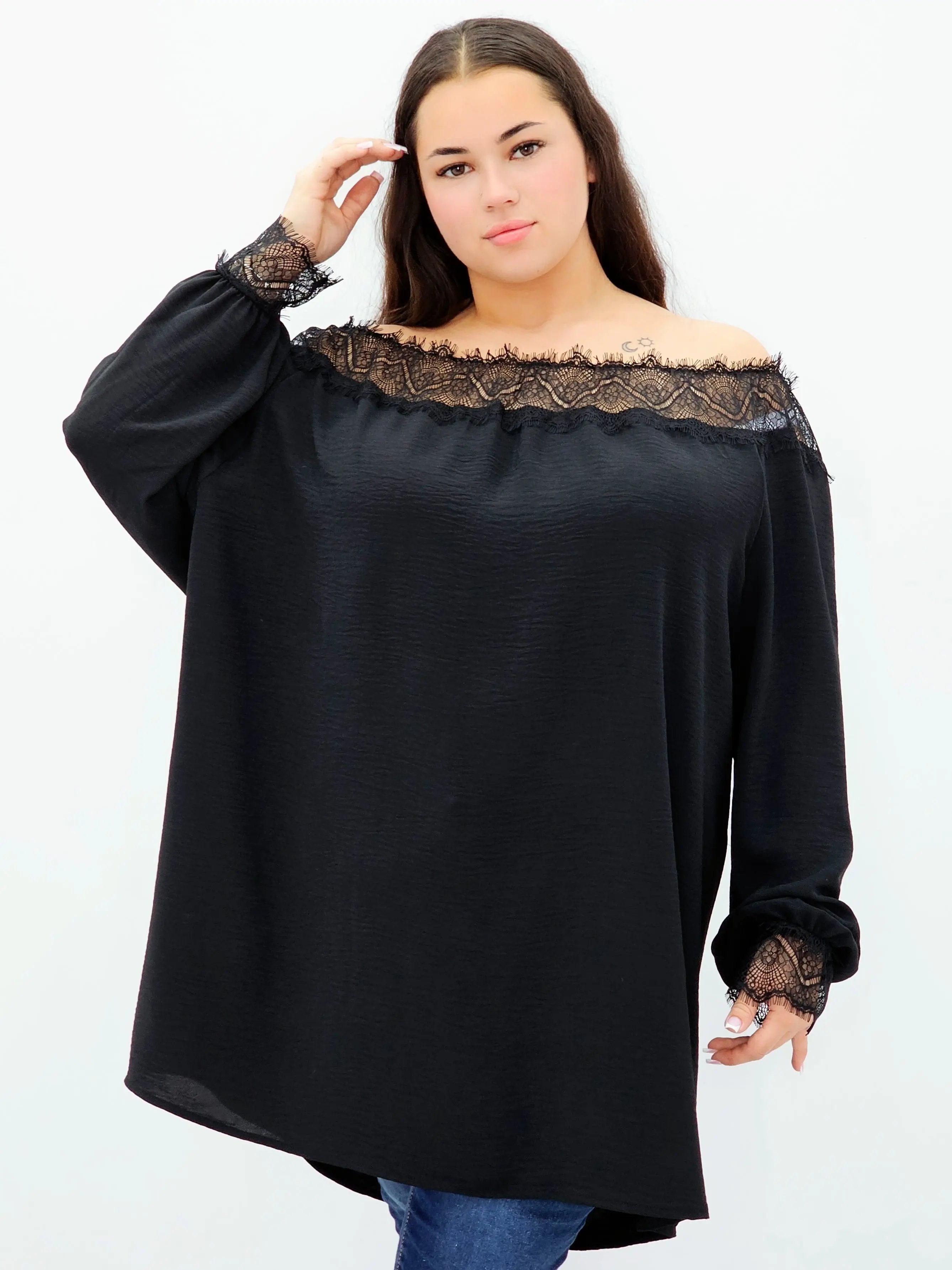 Bluzka z koronką – kobieca elegancja w każdej stylizacji Stylowa XL