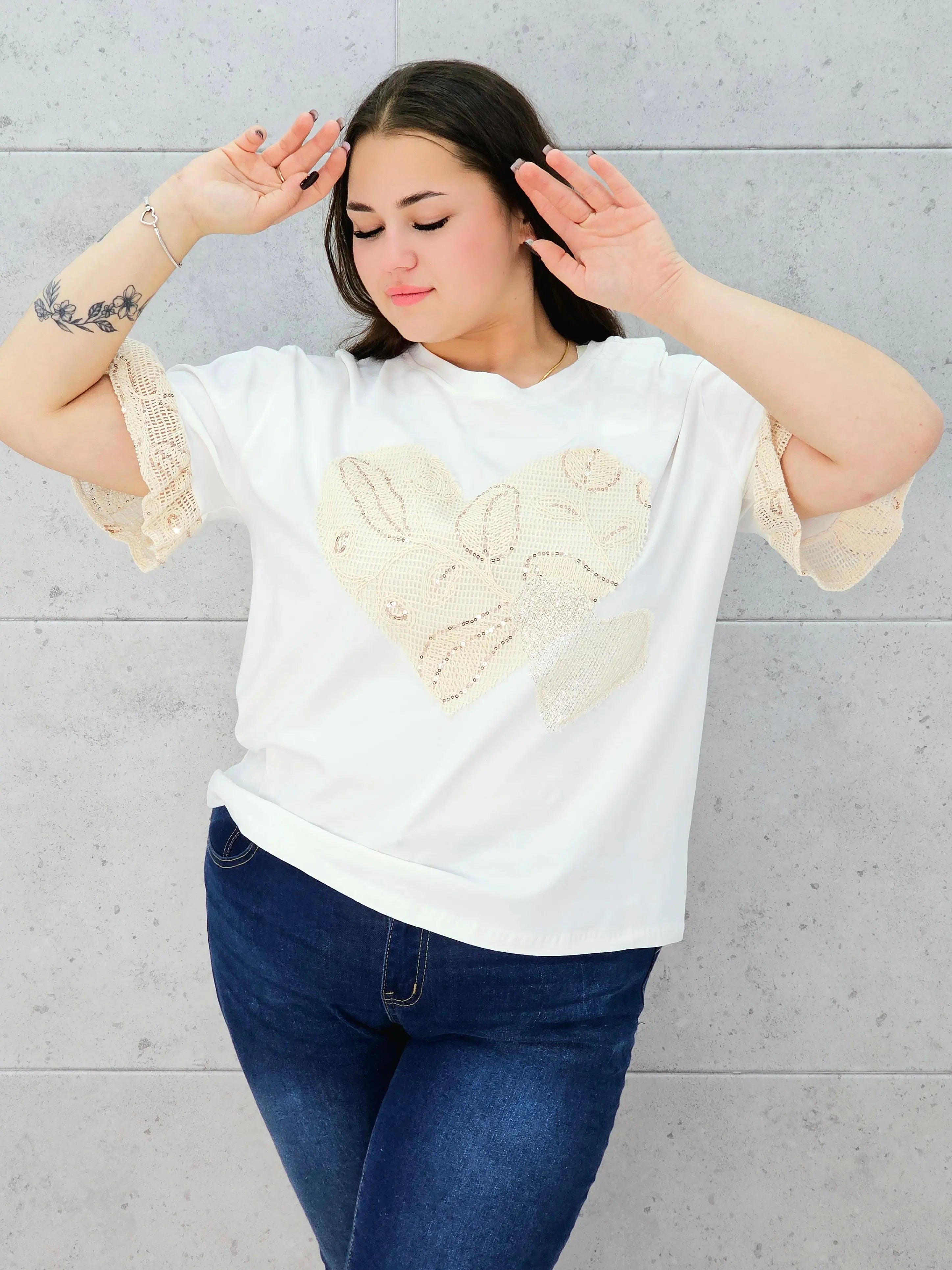 biała bluzka z sercem 