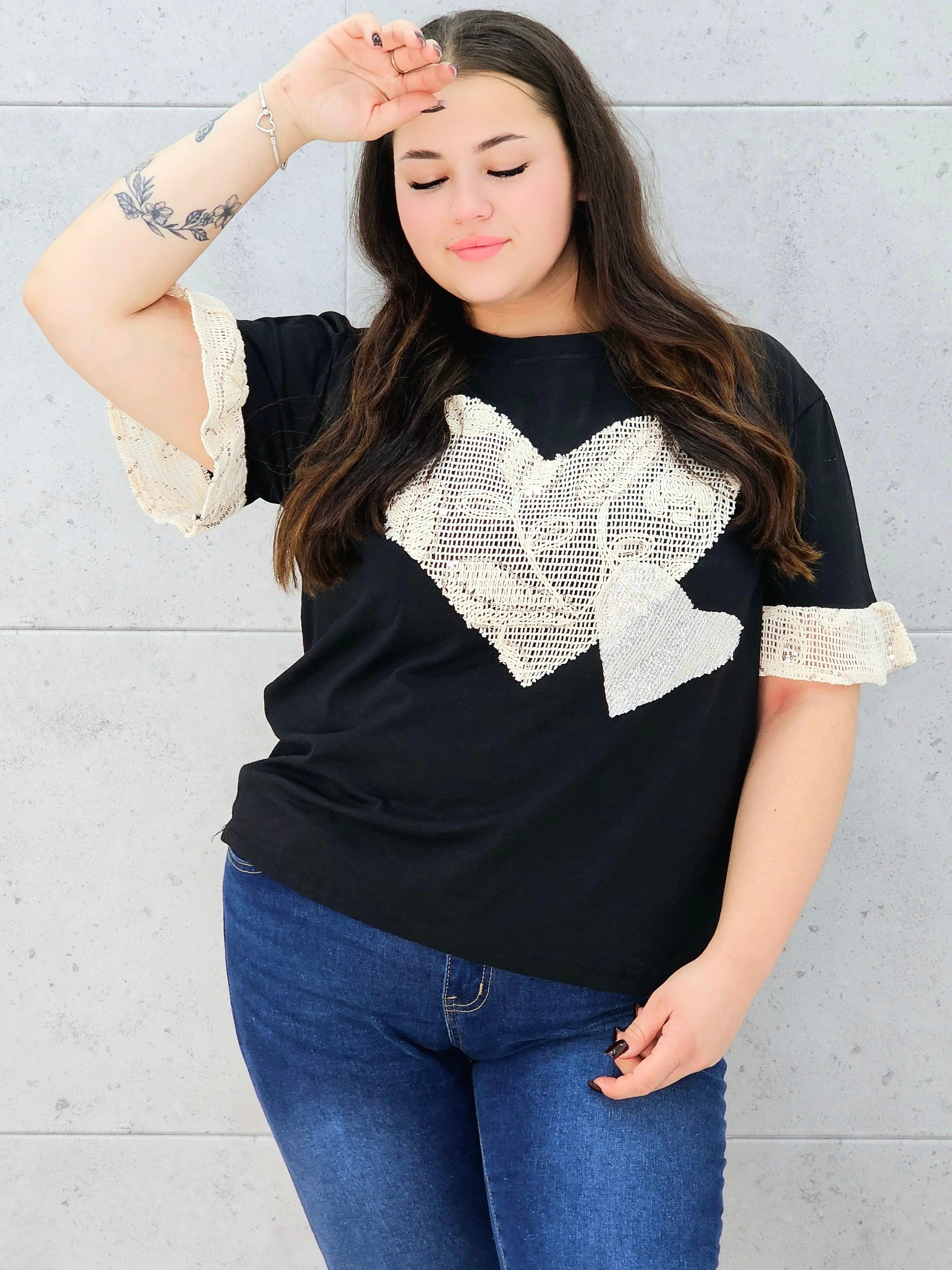 czarna z sercem bluzka 