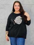 Bluzka z motylem plus size StylowaXL – kobiecy akcent w modnym wydaniu - Stylowa XL