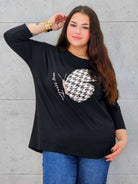 Bluzka z motylem plus size StylowaXL – kobiecy akcent w modnym wydaniu - Stylowa XL