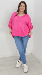 Bluzka z rękawem falbanką zakończonym haftem -fuksja Stylowa XL