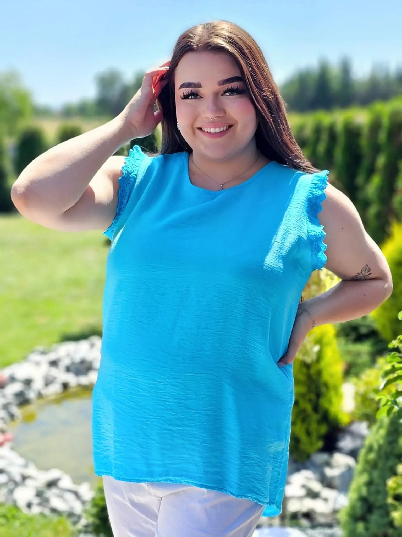 Bluzka z rękawem zakończonym zdobiona falbanka - różne kolory Stylowa XL