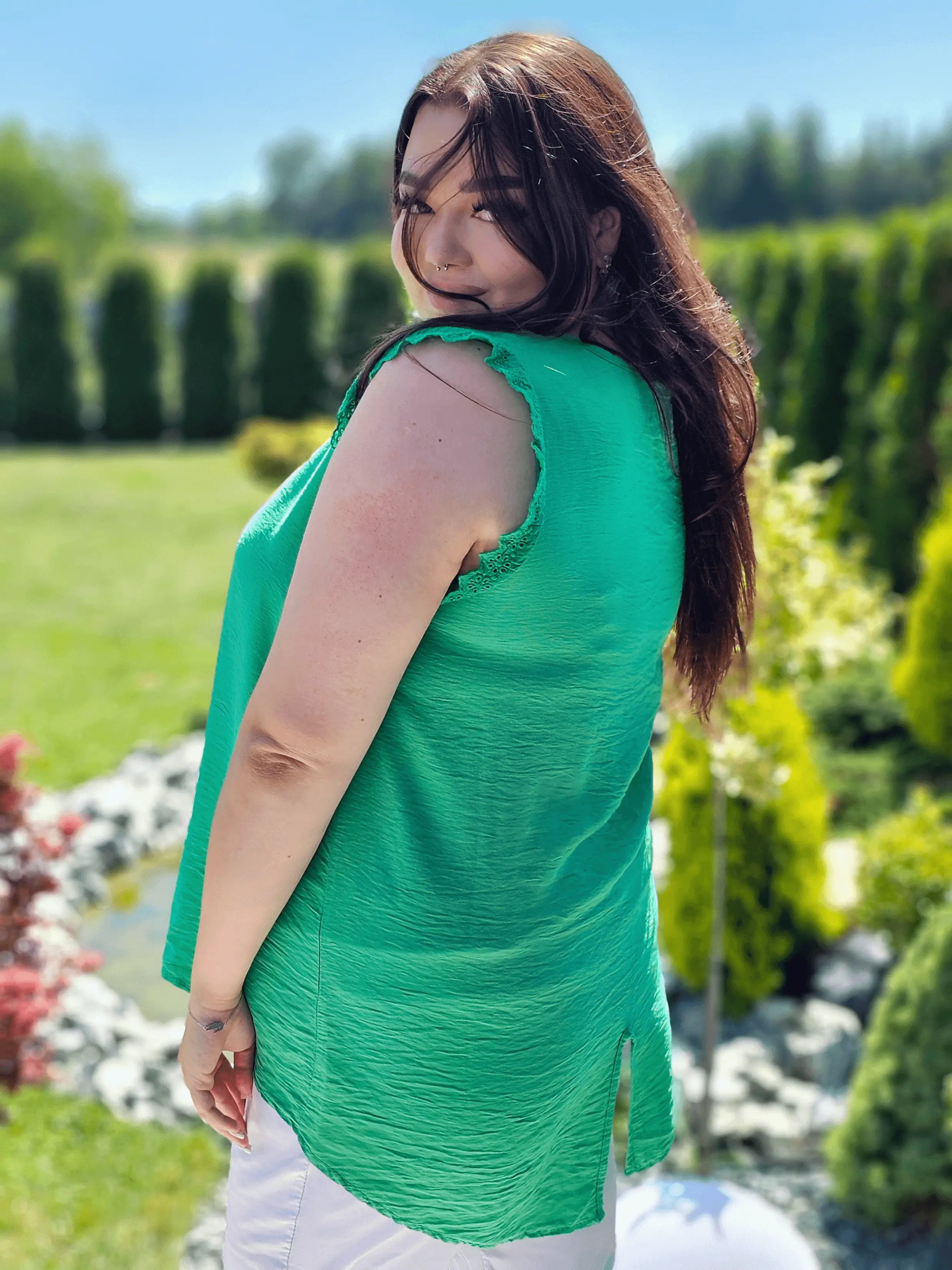 Bluzka z rękawem zakończonym zdobiona falbanka - różne kolory Stylowa XL