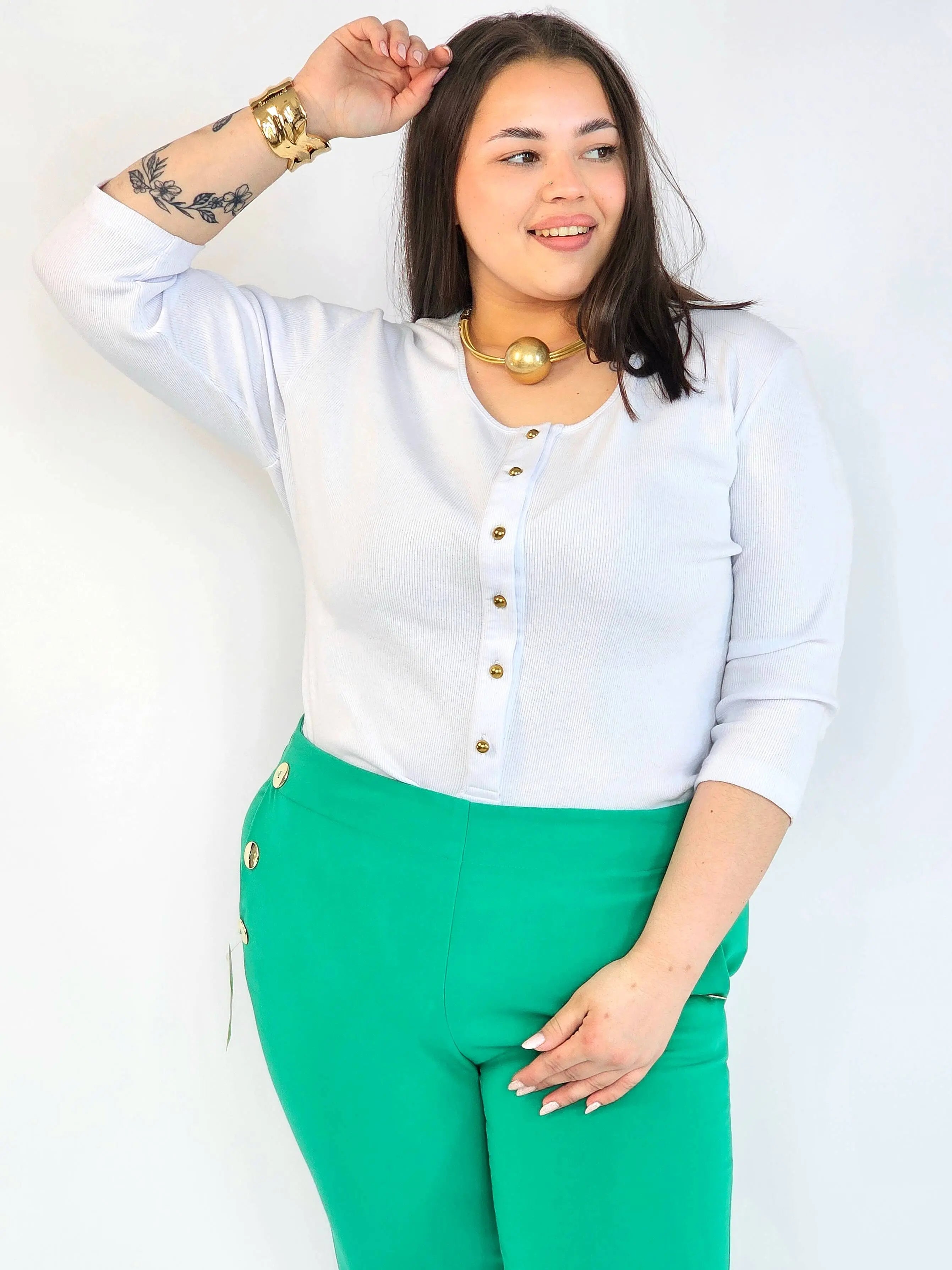 Body plus size – białe body damskie XXL z guziczkami Stylowa XL