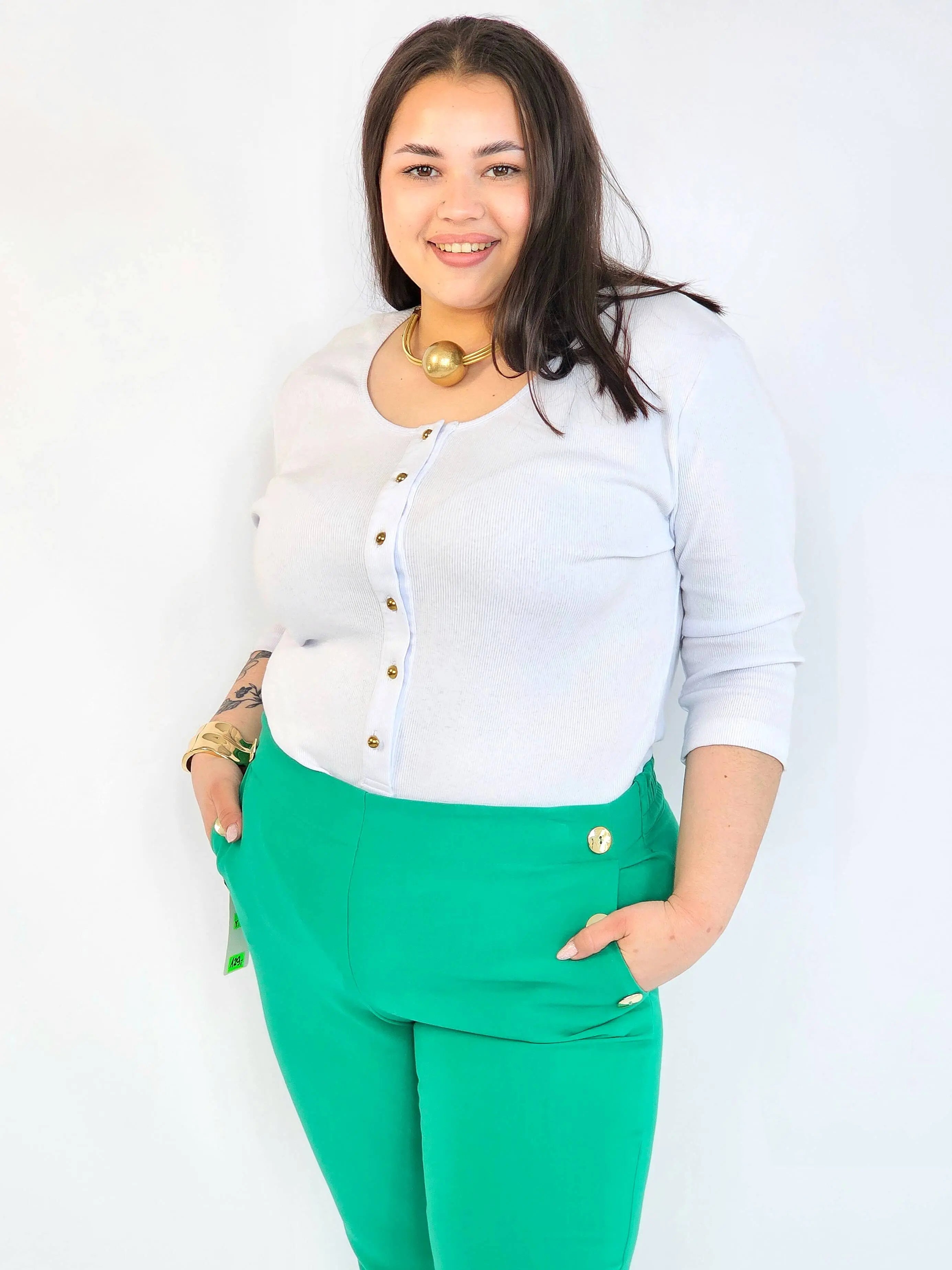 Body plus size – białe body damskie XXL z guziczkami Stylowa XL