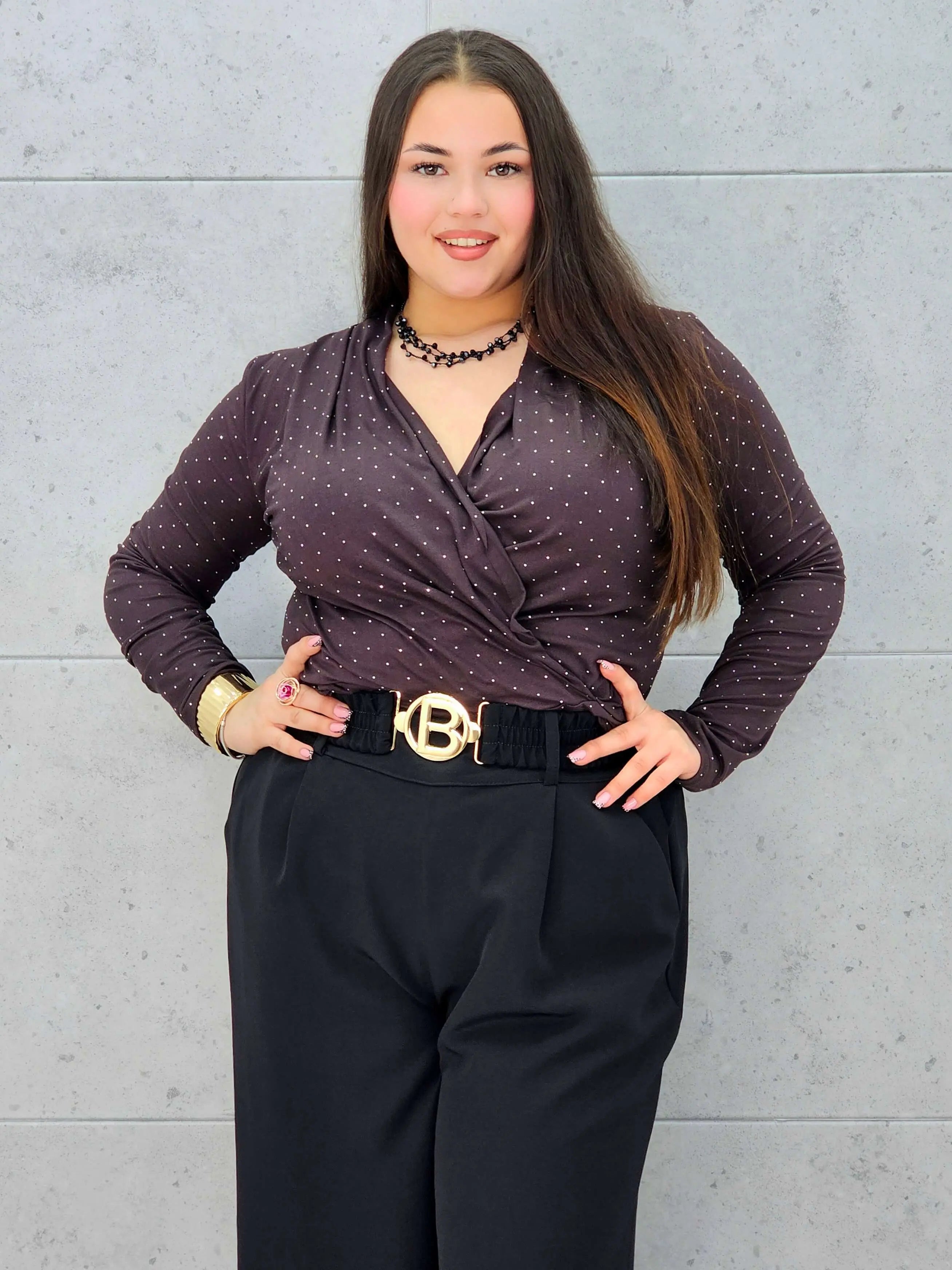 Body plus size kopertowe w drobne kropeczki – elegancja i wygoda Stylowa XL Stylowa XL