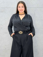 Body plus size kopertowe w drobne kropeczki – elegancja i wygoda Stylowa XL Stylowa XL