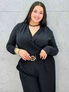 Body plus size kopertowe w drobne kropeczki – elegancja i wygoda Stylowa XL Stylowa XL