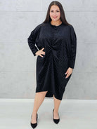 Cekinowa sukienka z marszczeniem Stylowa XL