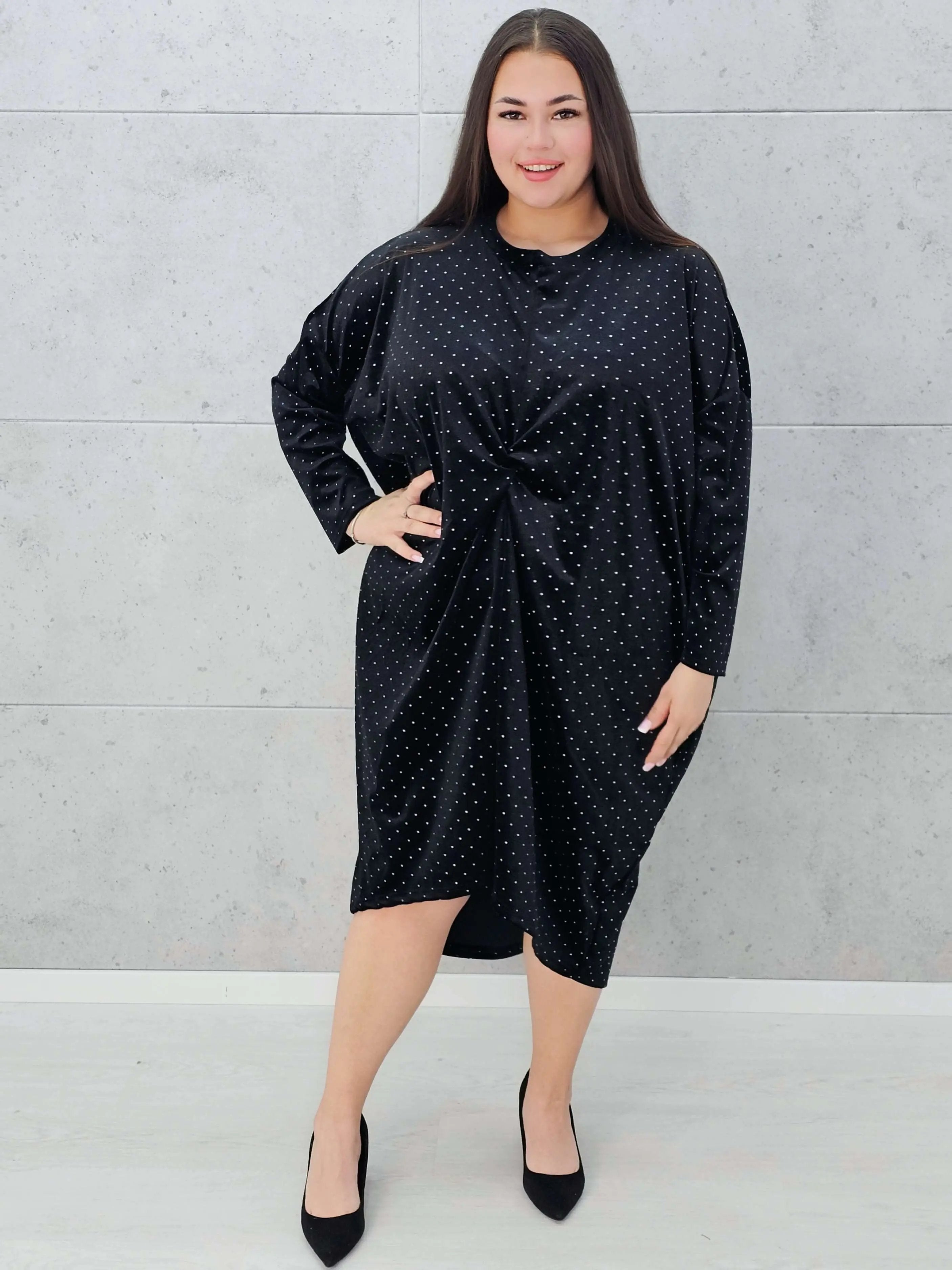 Cekinowa sukienka z marszczeniem Stylowa XL