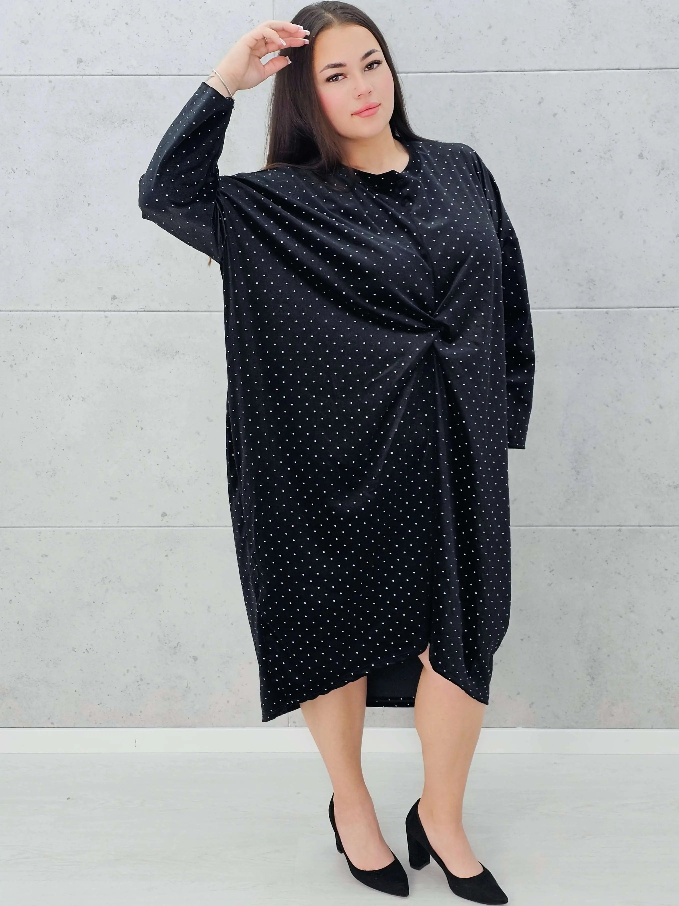 Cekinowa sukienka z marszczeniem Stylowa XL