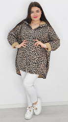 Cienka kurtka zamszowa z kapturem w zwierzęcy wzór Stylowa XL