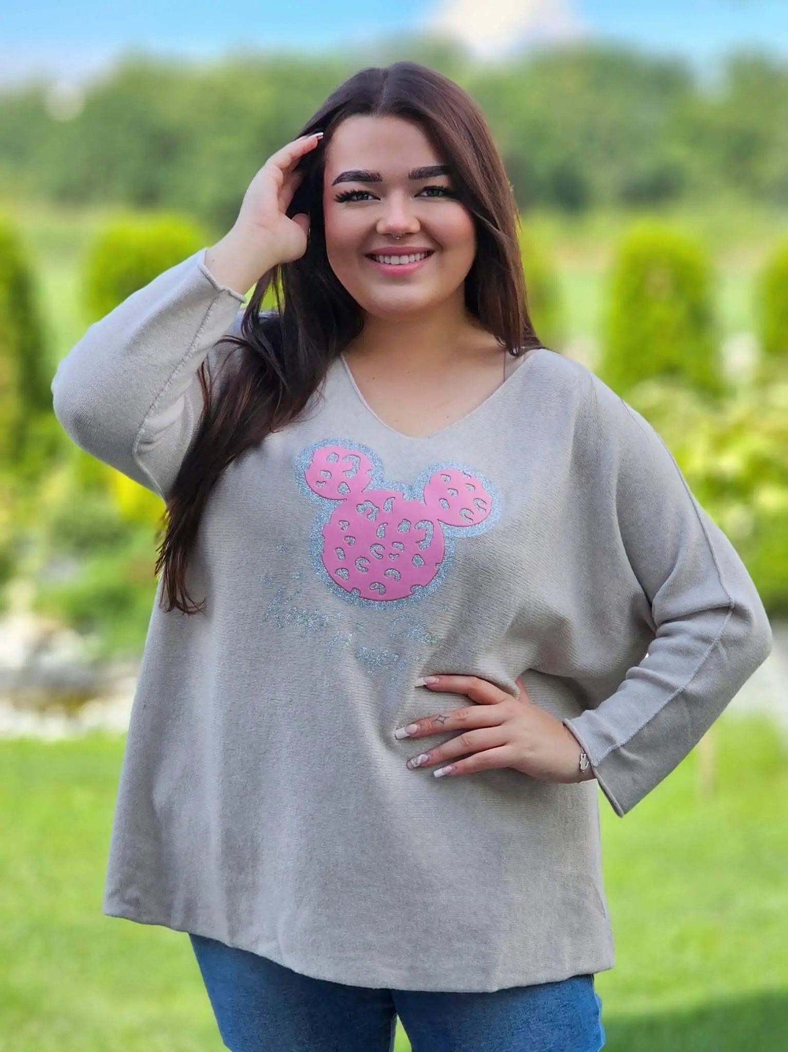 Cienki sweterek z aplikacją myszki Stylowa XL