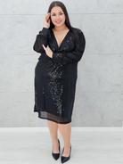 Czarna cekinowa sukienka z szyfonowymi rękawami Stylowa XL