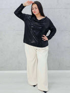 Czarna połyskująca bluzka z drapowaniem Stylowa XL