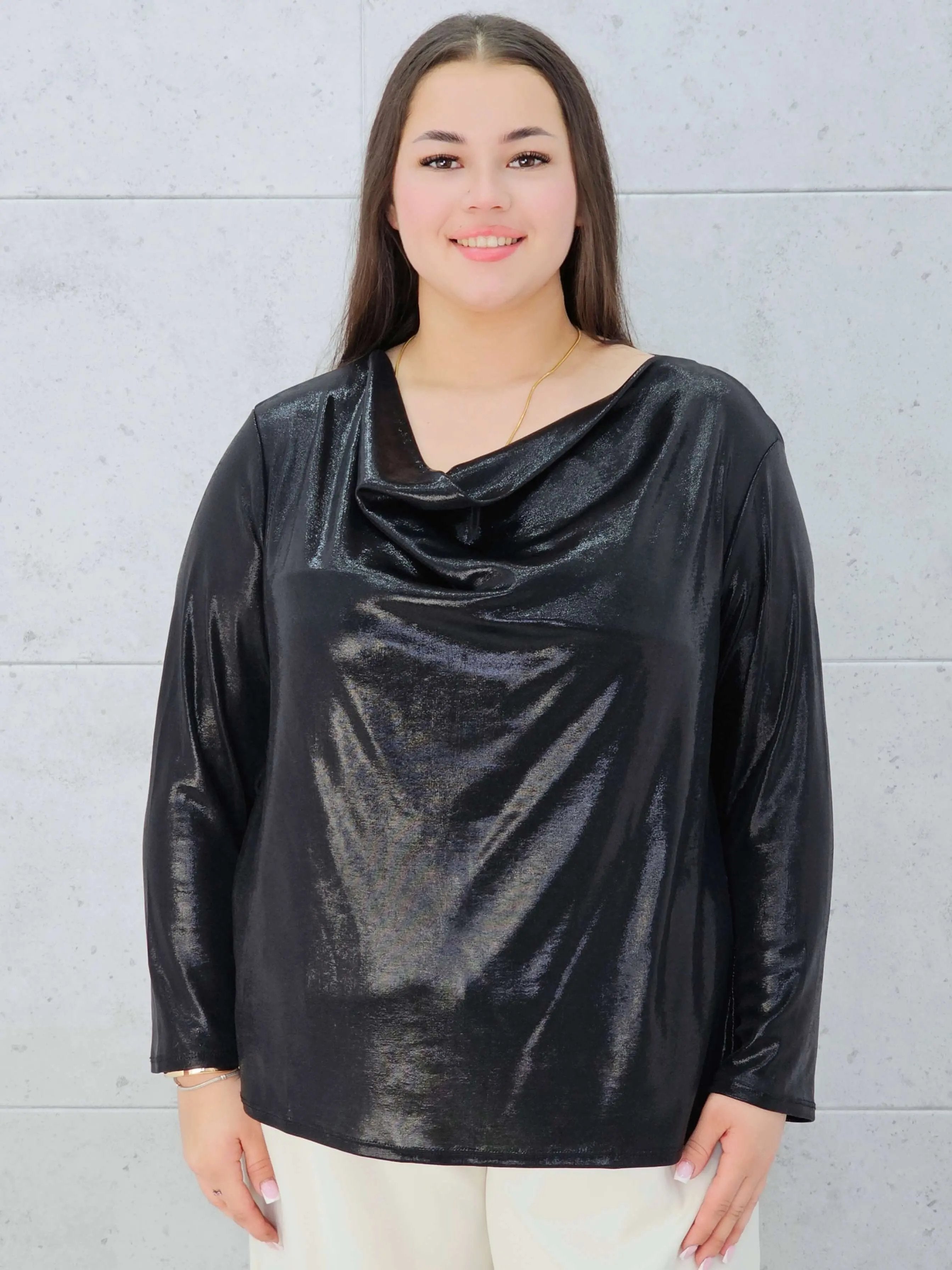 Czarna połyskująca bluzka z drapowaniem Stylowa XL
