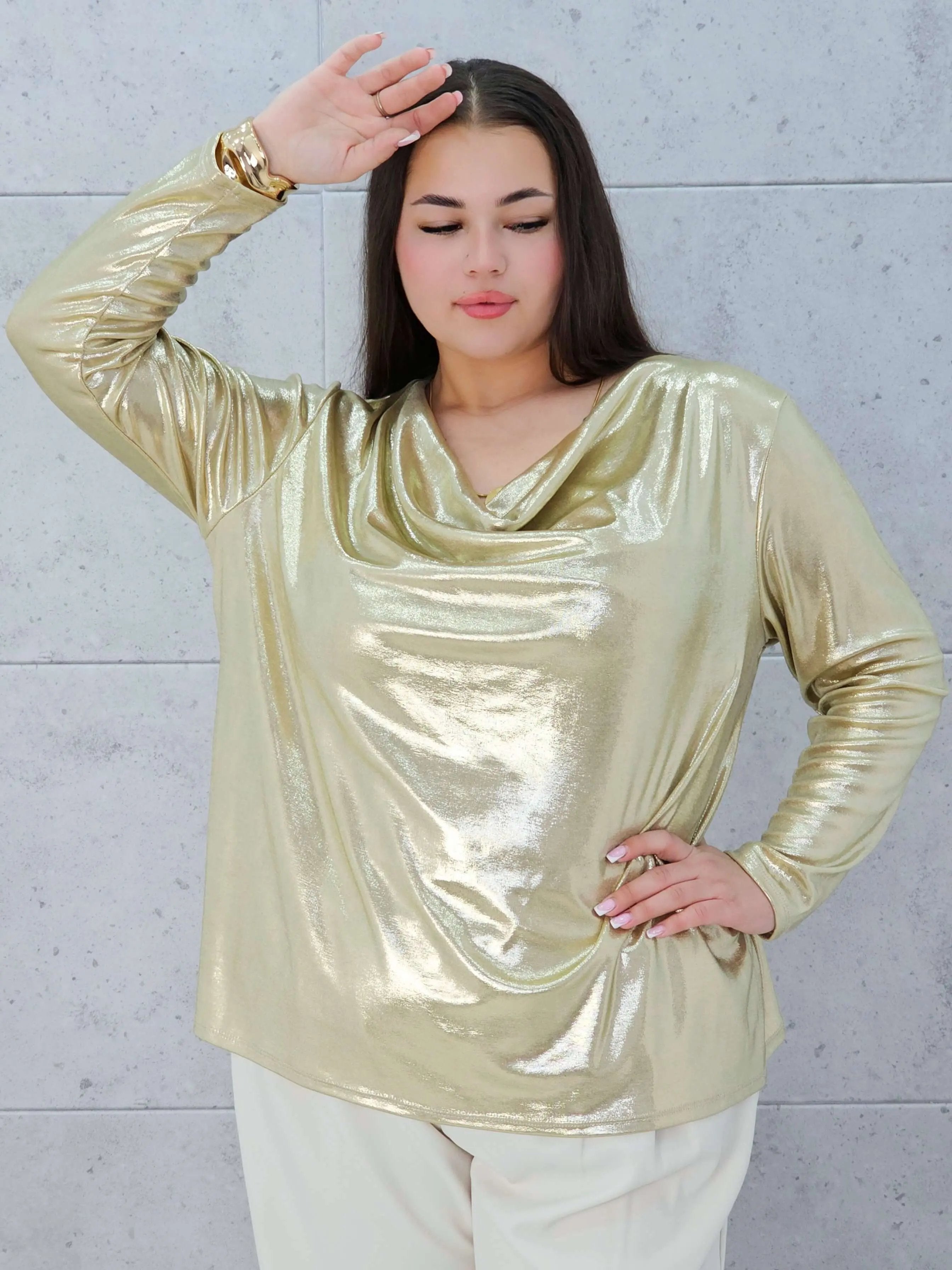 Czarna połyskująca bluzka z drapowaniem Stylowa XL