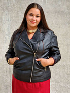 Czarna ramoneska plus size z ekoskóry – klasyka w nowoczesnym wydaniu Stylowa XL