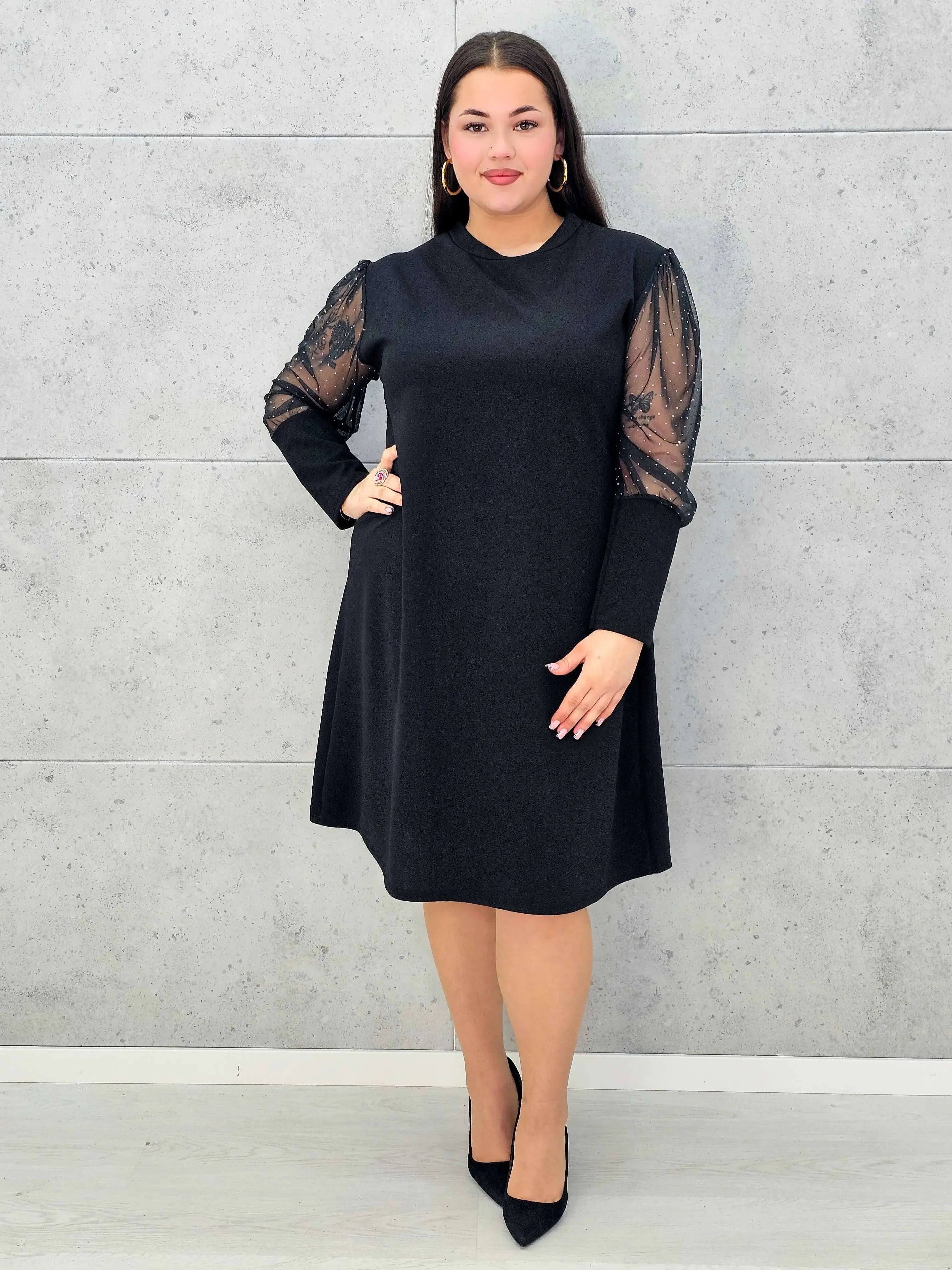 Czarna sukienka plus size z tiulowymi rękawami i drobnymi kryształkami - Stylowa XL